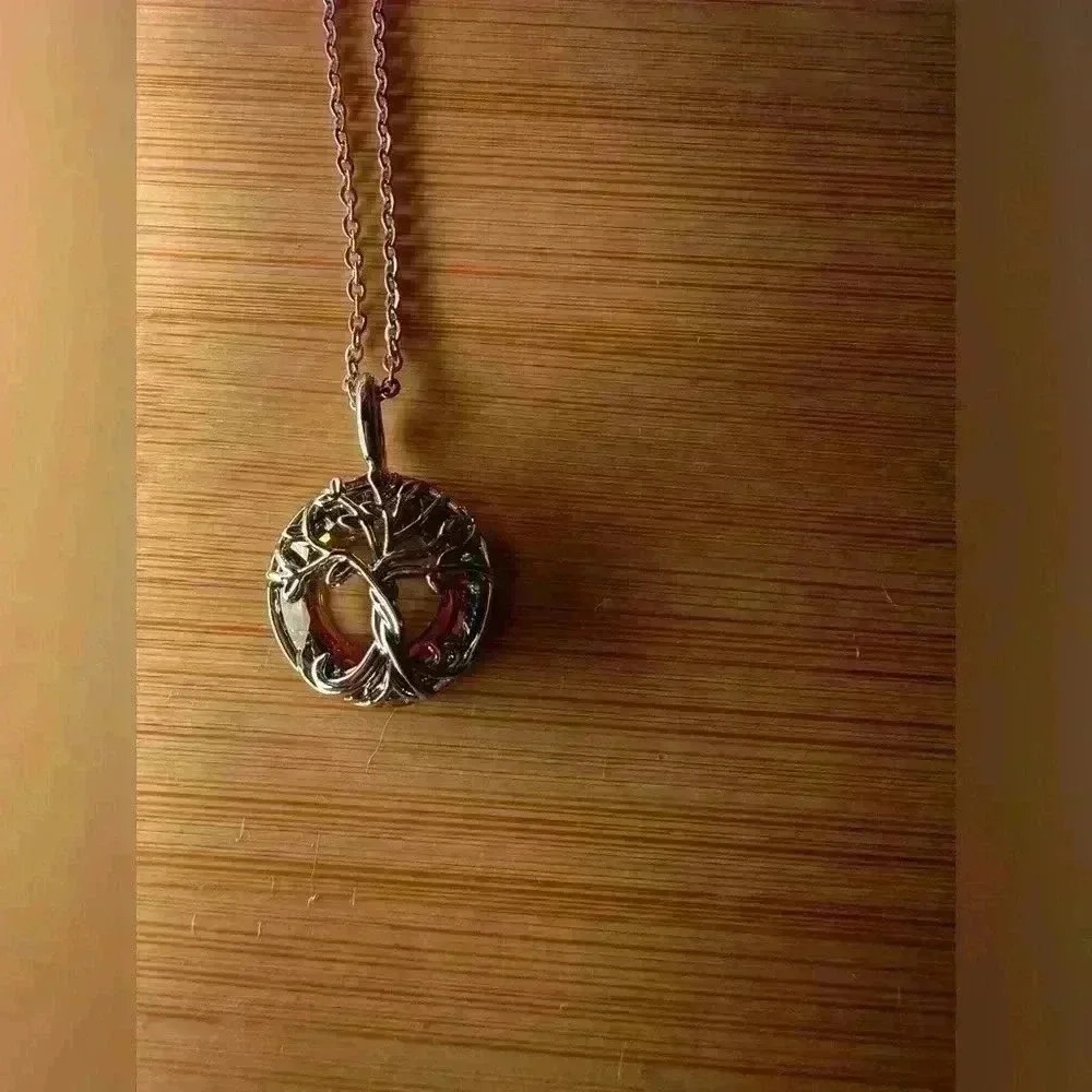 Stunning Tree of Life Necklace - Picture 8 of 8